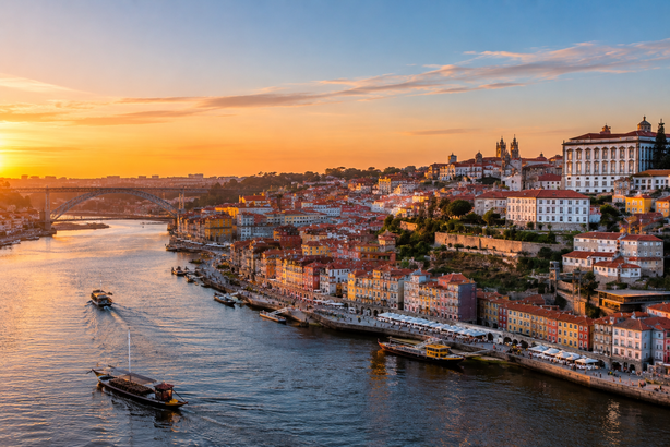 Vista panorâmica da cidade e da Área Metropolitana do Porto