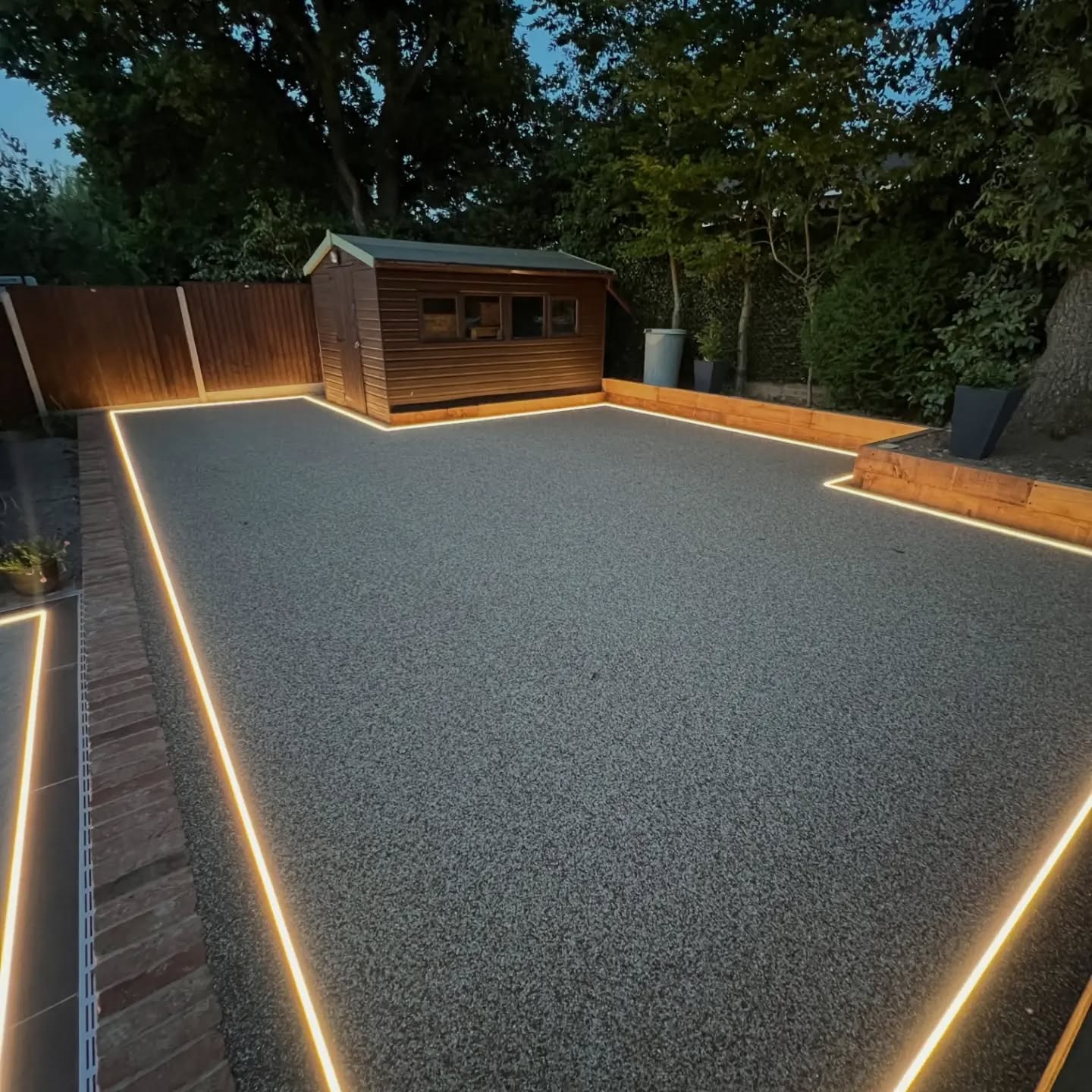 Pavimento Exterior com Iluminação LED — Execução de pavimento permeável e iluminação integrada em jardim, Portugal