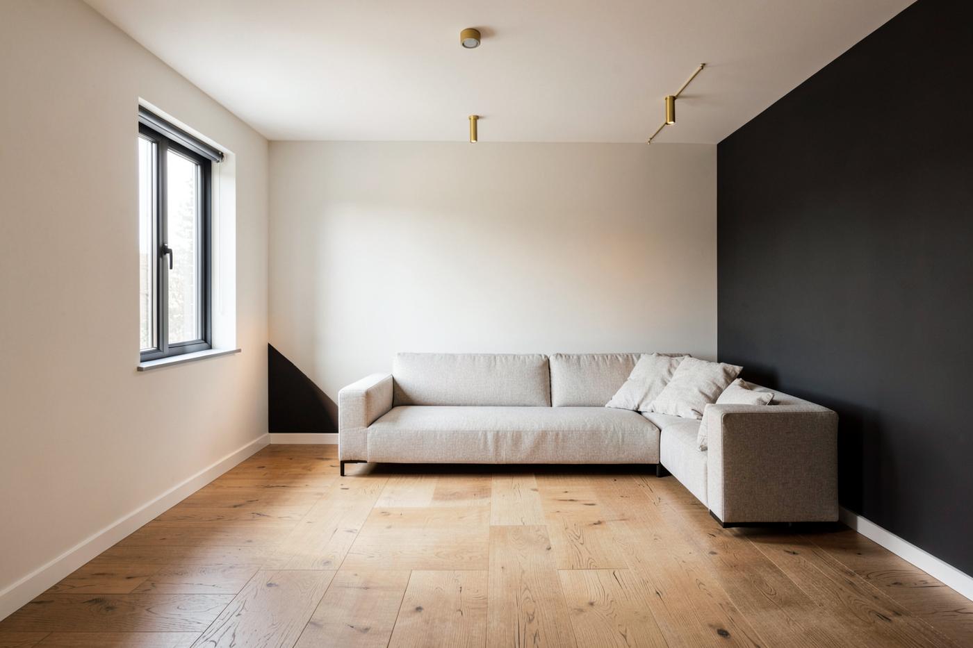 O mesmo interior depois da remodelação, com acabamentos contemporâneos